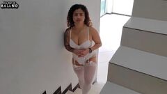 再生 アマチュアストリッパーのセクシーなダンスはワイルドになります：ぽっちゃりしたBBWとの暑い異人種間の出会い
