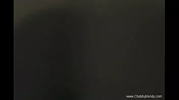 play Pengalaman menyenangkan blowjob amatir dengan cinta dan kesenangan yang mendalam