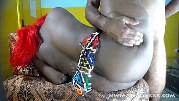 Reproducir Freaky mamá africana filmando su primer porno