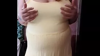 play Zwangere vrouw mastrubeert voor de camera
