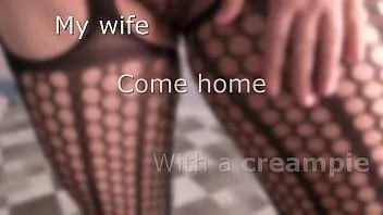 play Une femme infidèle rentre à la maison avec un creampie dans sa chatte fertile, puis chevauche la bite de son mari cocu dans une seconde de cow-girl bâclée - mari laiteux