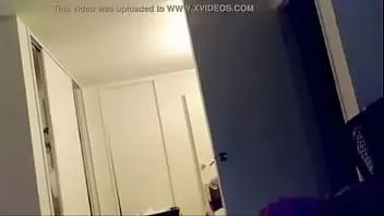 Reproducir Cabeza de tenia mientras ella tiene semen