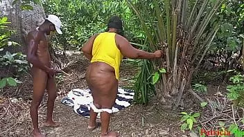 play Garde forestier baisée bbw desi tante dans la brousse