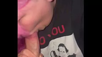 play Sexy dikke vreemdgaande vrouw geniet van het zuigen en neuken van nieuwe pikken