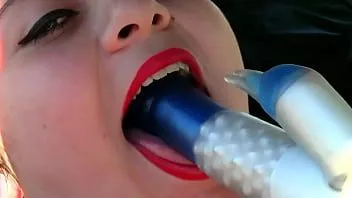 Play Chubby teen lizzy sucks on a vibrator
