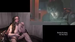 Afspelen Naakt Resident Evil 3 Gamer Girl met tattoo & piercing