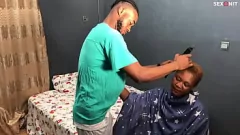Riproduci Black Milf non può resistere al grosso culo della sua ragazza BBW e al cazzo nero