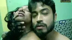 تشغيل الساخنة الهندي أخت يحصل تقريبا مارس الجنس من قبل 18yrs صبي في المثيرة لقاء