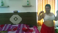 播放 印度 BBW Bhabhi 与披萨男孩的激烈 X 级遭遇！