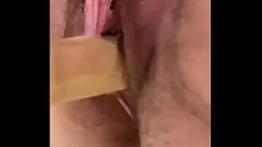 Oynat Tombul MILF Dantelli Külotlu Bir Yapay Penis ile Samimi Olur